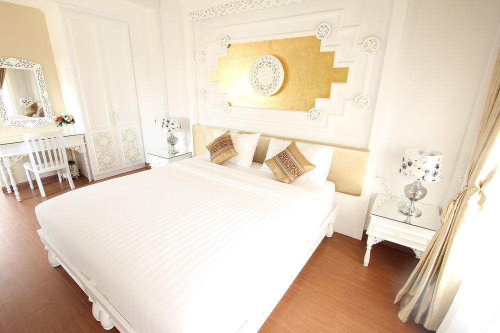 Gasthuis Ratchiangsaen Flora House 2*