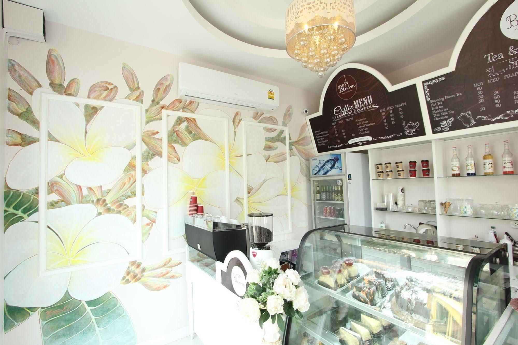 Gasthuis Ratchiangsaen Flora House 2*